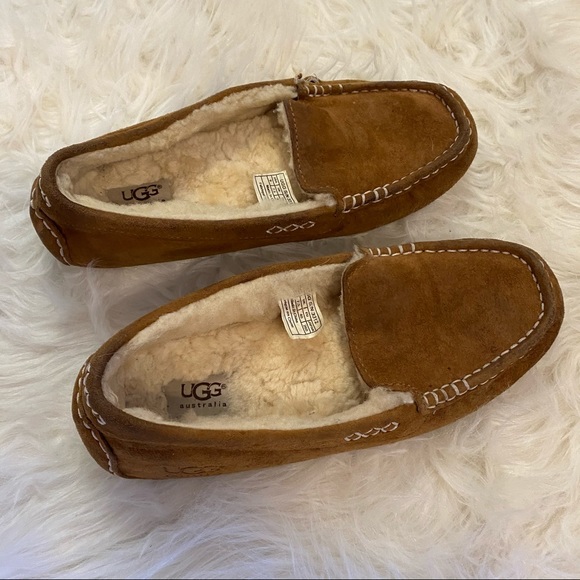 UGG Ansley Moccasins sz 9 Suede Wool Fur Lining - Picture 2 of 7